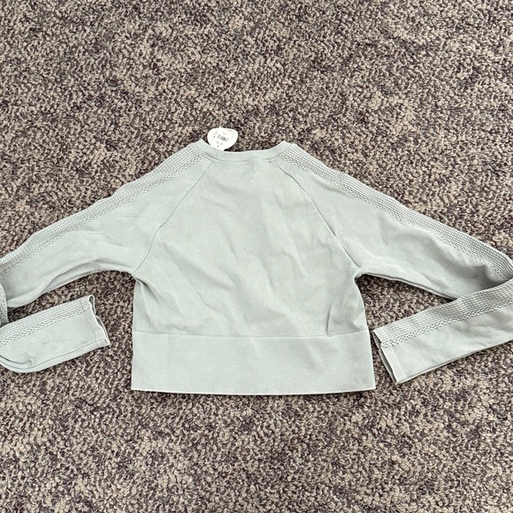 AERIE OFFLINE women’s long sleeve athletic top - Picture 3 of 3